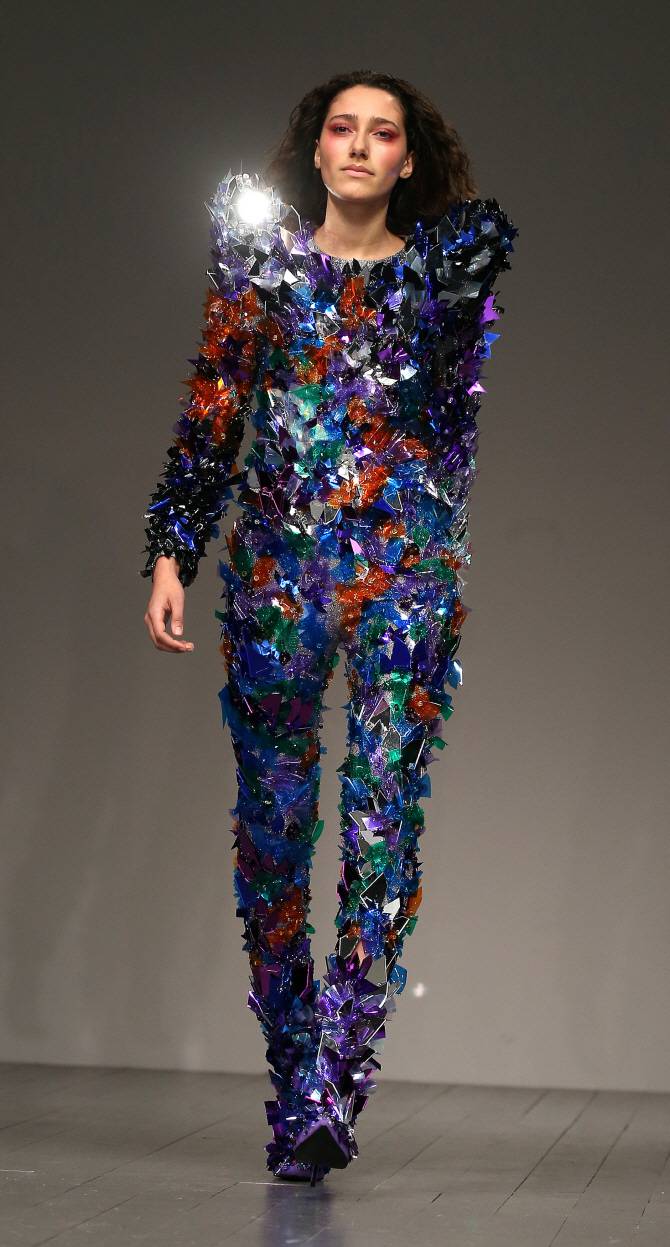 길가는데 사람들이 쳐다본다고 하는데 | 인스티즈