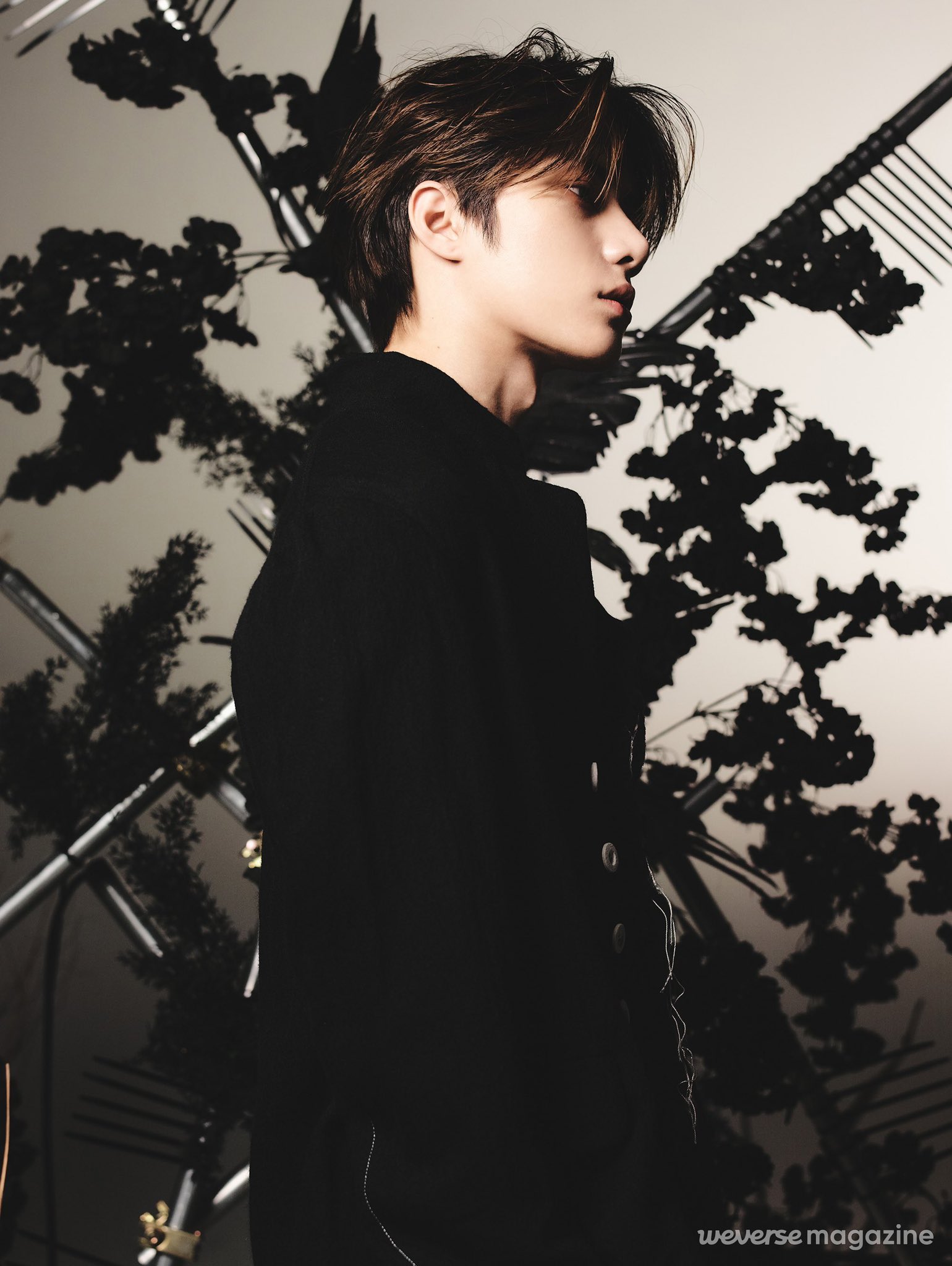 [잡담] 범규도 자기 옆선 예쁜거 알까? | 인스티즈