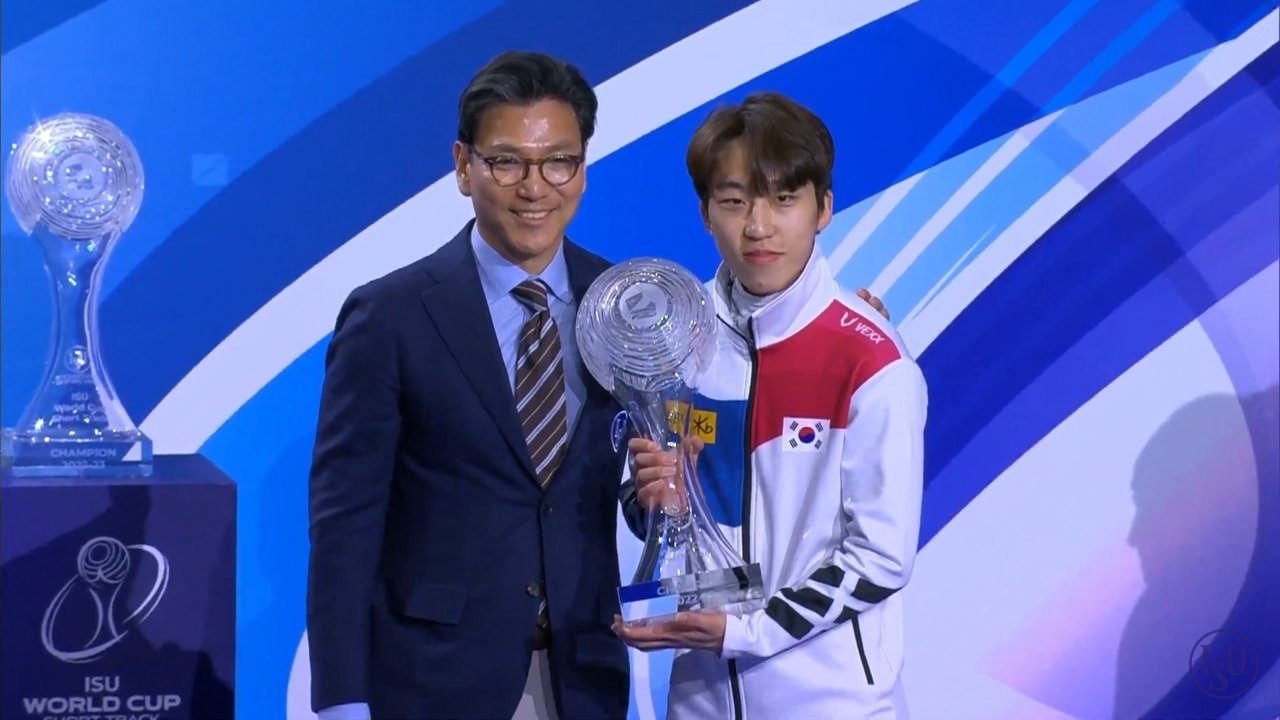 [잡담] 박지원 크글 이거 비행기 탈 때 안고 타야 하나?? | 인스티즈