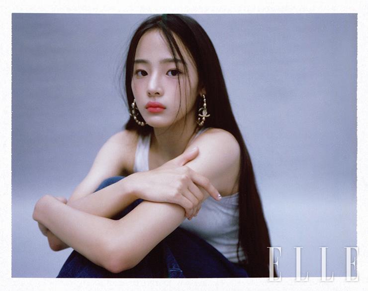 [잡담] 민지 고전미랑 샤넬이랑 잘 어울리네 | 인스티즈