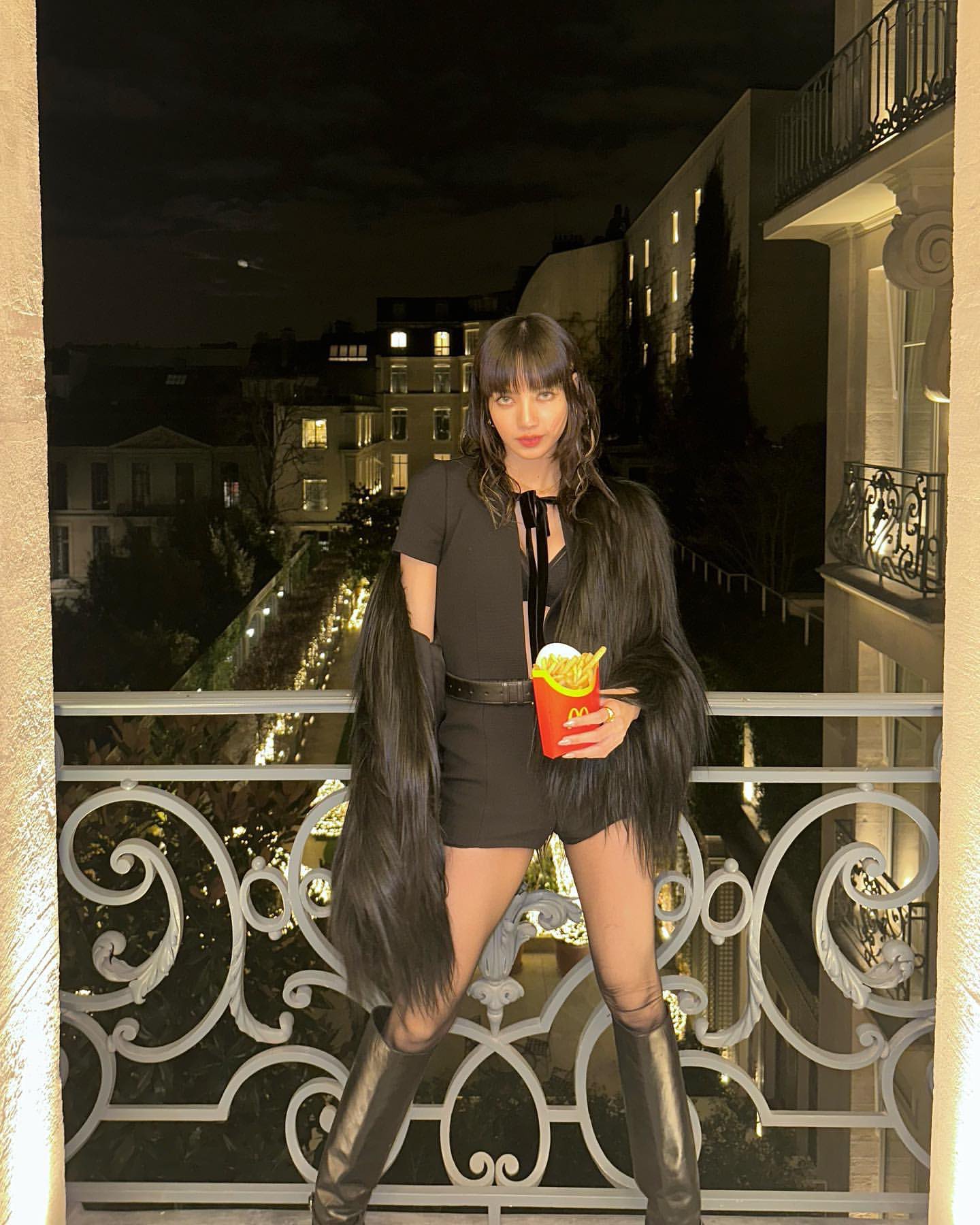 [잡담] 감튀 들고 있는 게 이렇게 힙할 일임?? | 인스티즈