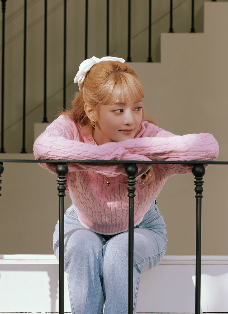 [잡담] 민니 진짜 인간 로라로라 같음 | 인스티즈