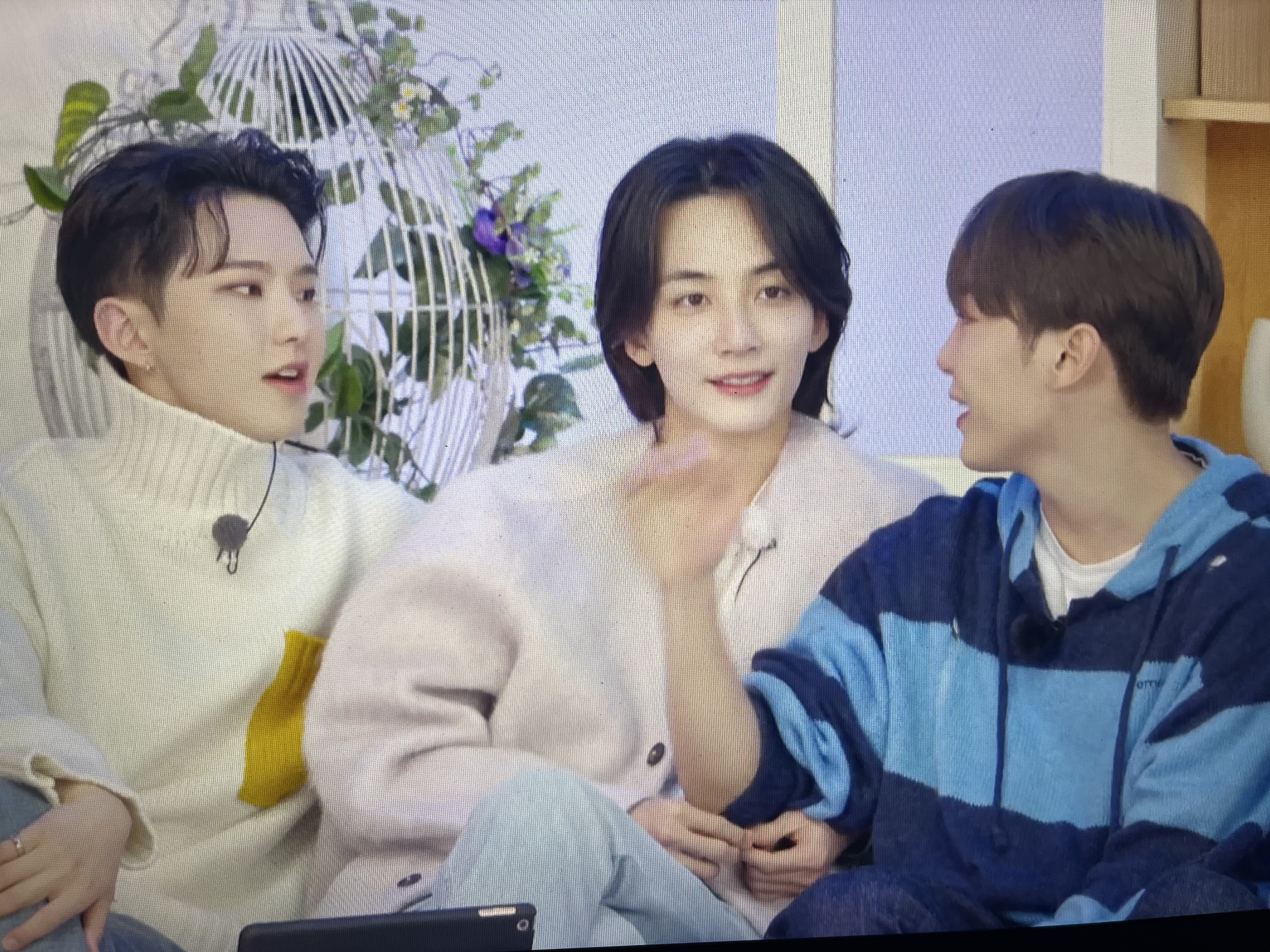 [잡담] 새삼 세븐틴 얼굴관리 진짜 잘하는듯 덕질할맛나 | 인스티즈