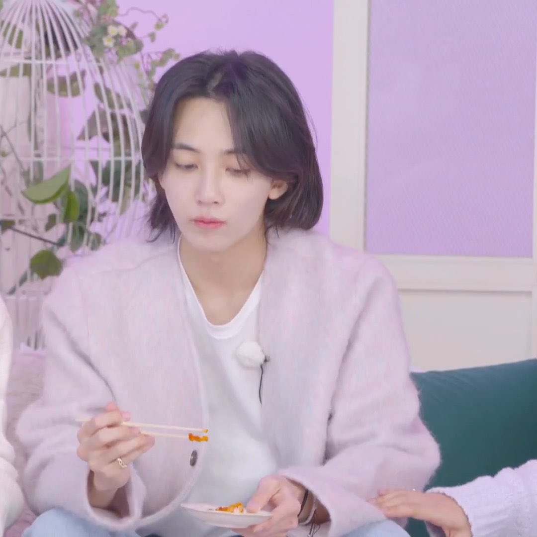 [잡담] 아니 윤정한 왤케 예쁨 주관적 감정 싹 빼고 리터럴리 | 인스티즈