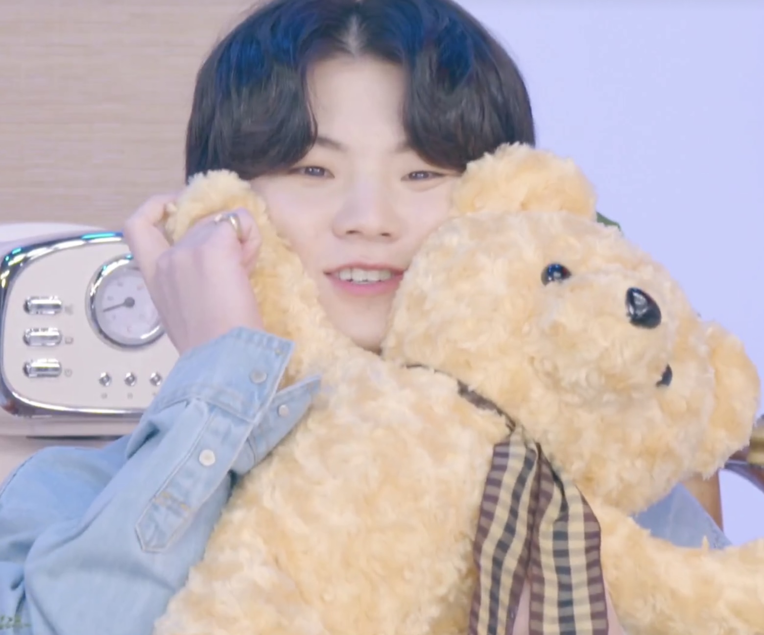 [잡담] 이지훈이 너무 귀여워요오… | 인스티즈