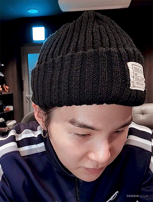 [잡담] 서프라이즈로 투어공지 내보내고 엄청 좋아하는 슈가🥹 | 인스티즈