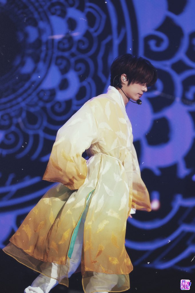 [잡담] 미친 투바투 범규 인가 사진 조선시대배경판타지소설 느낌 | 인스티즈