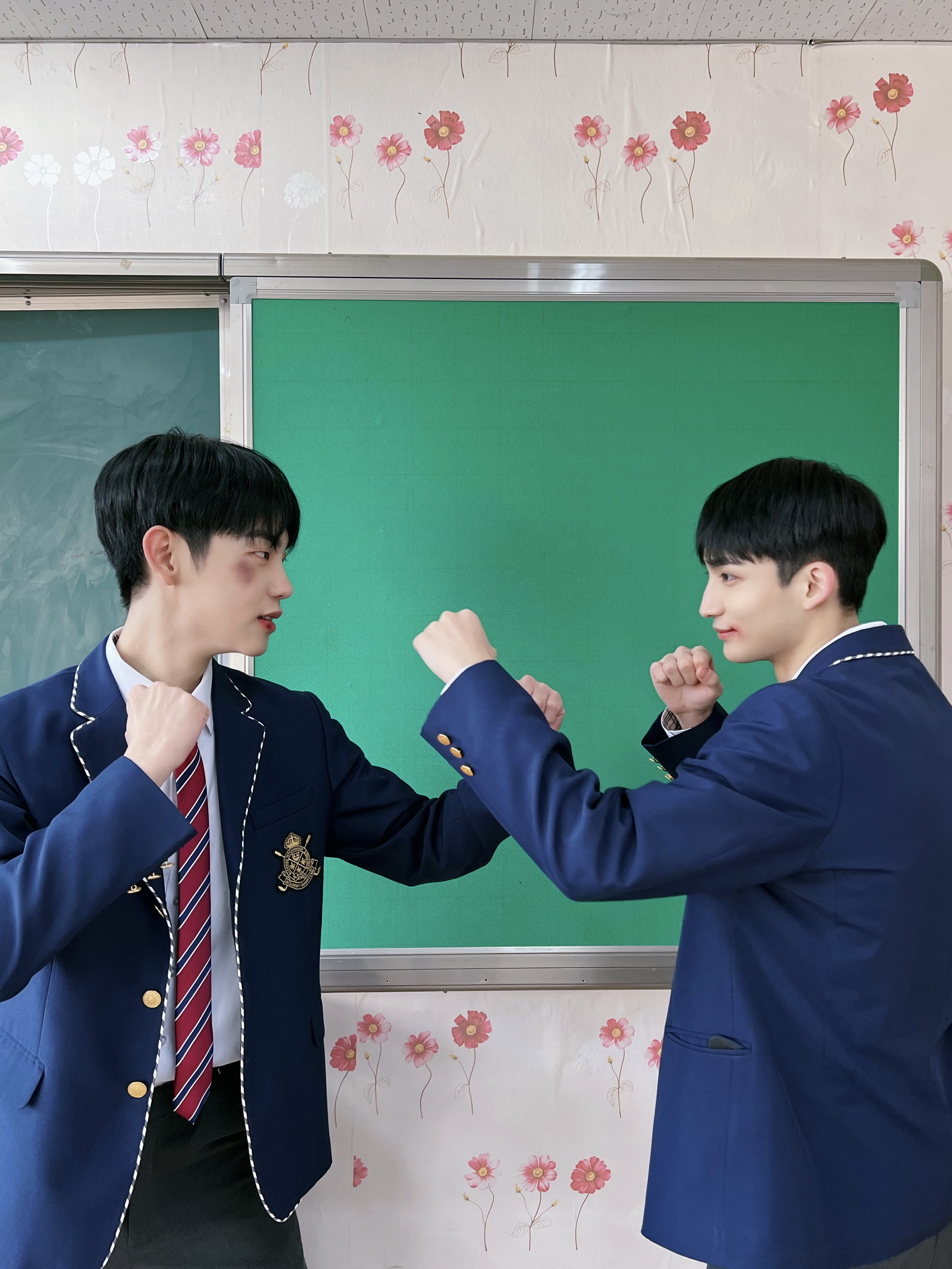 [OnAir] 이때싶... 서바무대가 첫데뷔무대인 4시 bxb 준이 보고 가 | 인스티즈