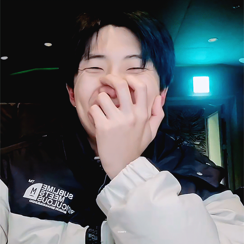 [잡담] 방탄 알엠 쌩얼 되게 현실 설레게 생겼는데...? 무슨 영통하는 것 같잖아 | 인스티즈