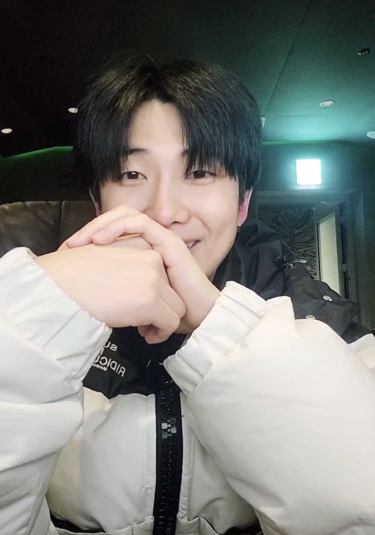 [잡담] 내가 진짜로 방탄 알엠이 가볍고 유흥 하는 사람이면 이렇게까지 안 미친다니까 ㄹㅇㄹㅇㄹㅇ | 인스티즈