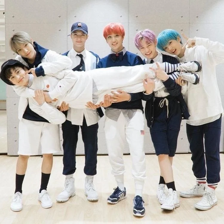 [잡담] 어딘가 이상하고 요상한 엔시티 단체사진들 | 인스티즈