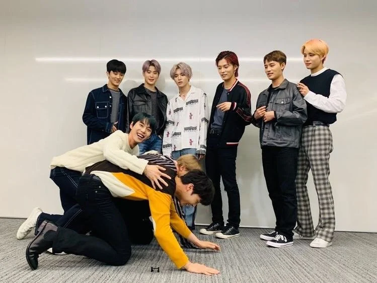 [잡담] 어딘가 이상하고 요상한 엔시티 단체사진들 | 인스티즈