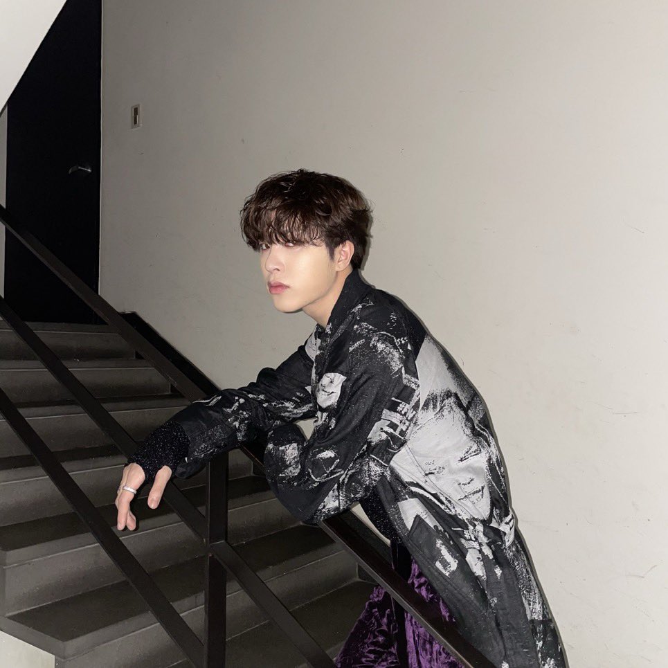 [잡담] 우리집안 막내 오늘 생일인데 사진으로 형들 손타는거 레전드임 | 인스티즈