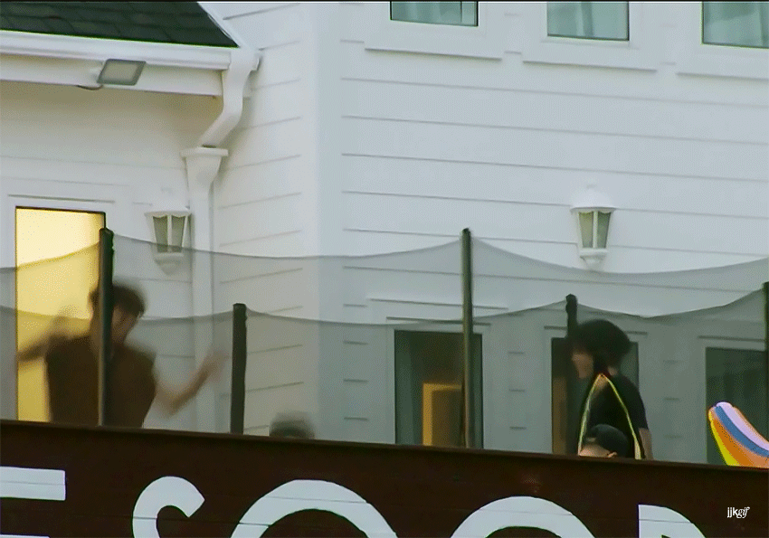 [잡담] 방탄 인더숲 스케일 진짜..하이브의 돈ziral을 볼 수 있음 | 인스티즈