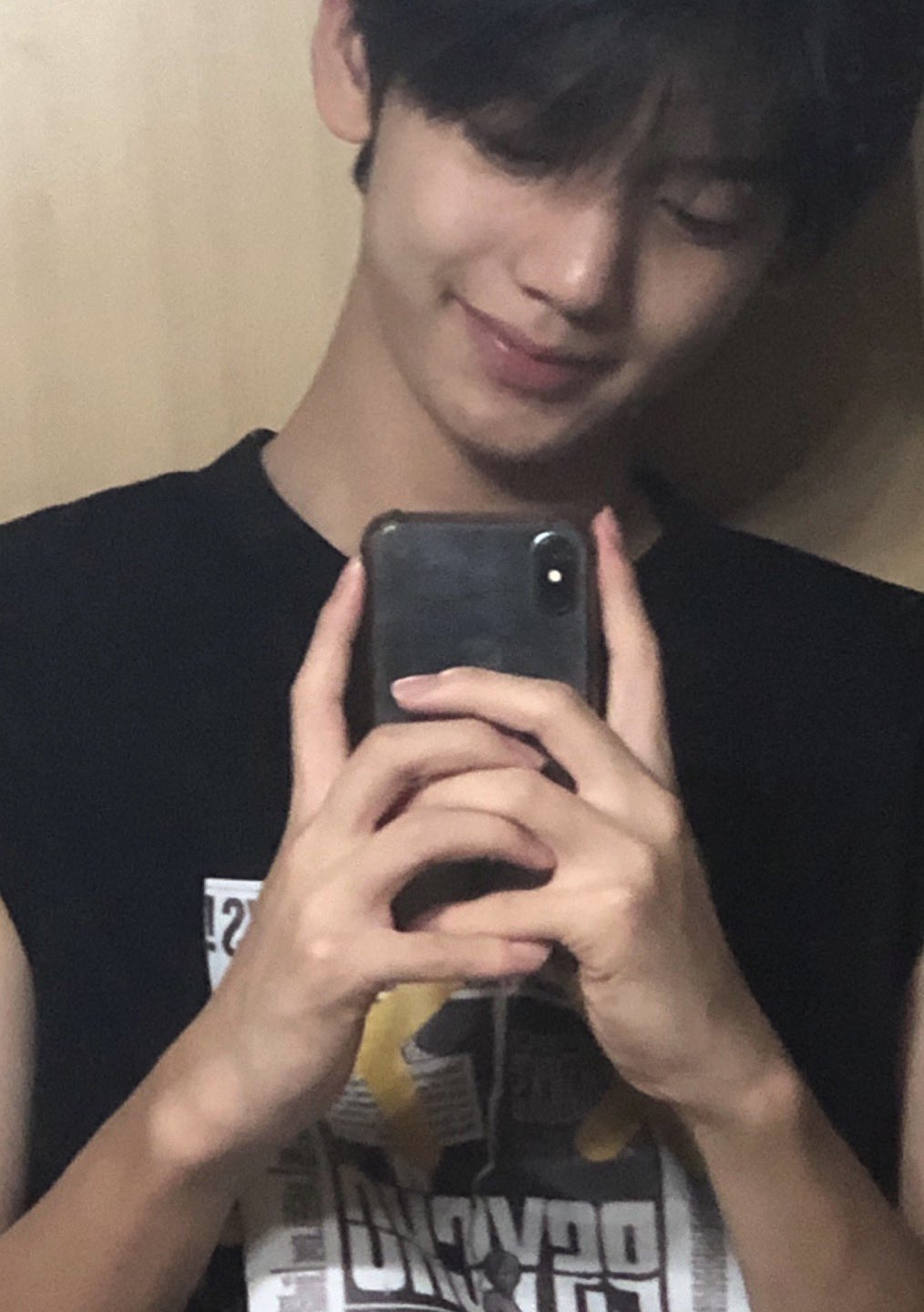 [잡담] 한유진 에스크에 자기 마스크 벗으면 못생겼다했는데 | 인스티즈