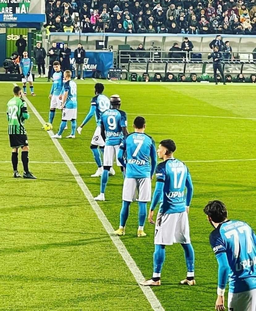 [잡담] 나폴리 킥오프때 상황봐ㄷㄷㄷ.. | 인스티즈