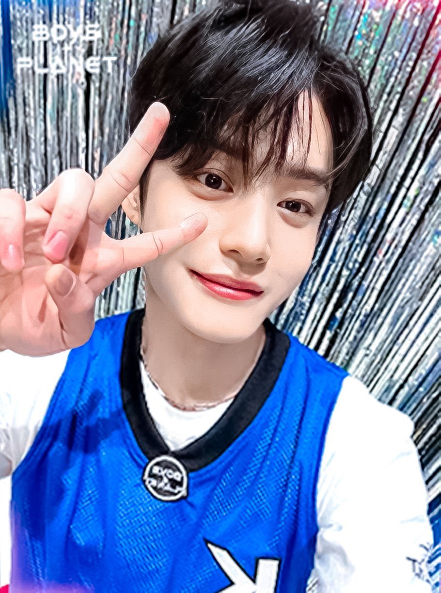 [잡담] 성한빈 김지웅 한유진 김규빈 이렇게만 봐도 데뷔조 그림 보이는거같음 | 인스티즈