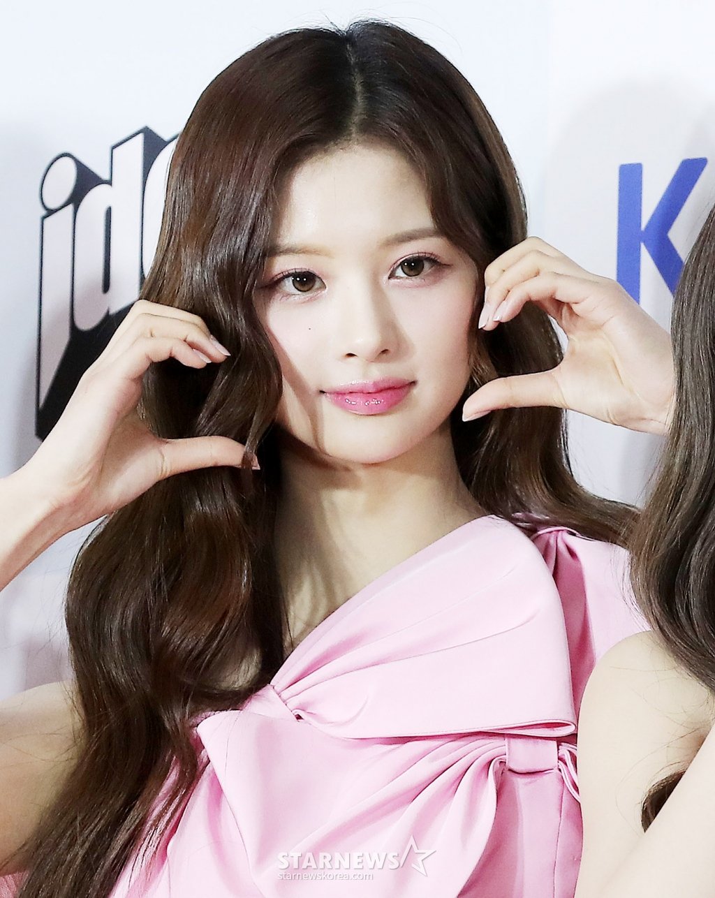 [잡담] 오늘자 설윤 기사사진 | 인스티즈