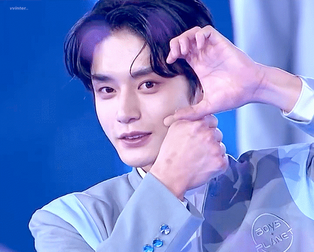 [잡담] 보플 김지웅 진심 현역 남돌판에서도 탑급으로 잘생긴거같음 | 인스티즈