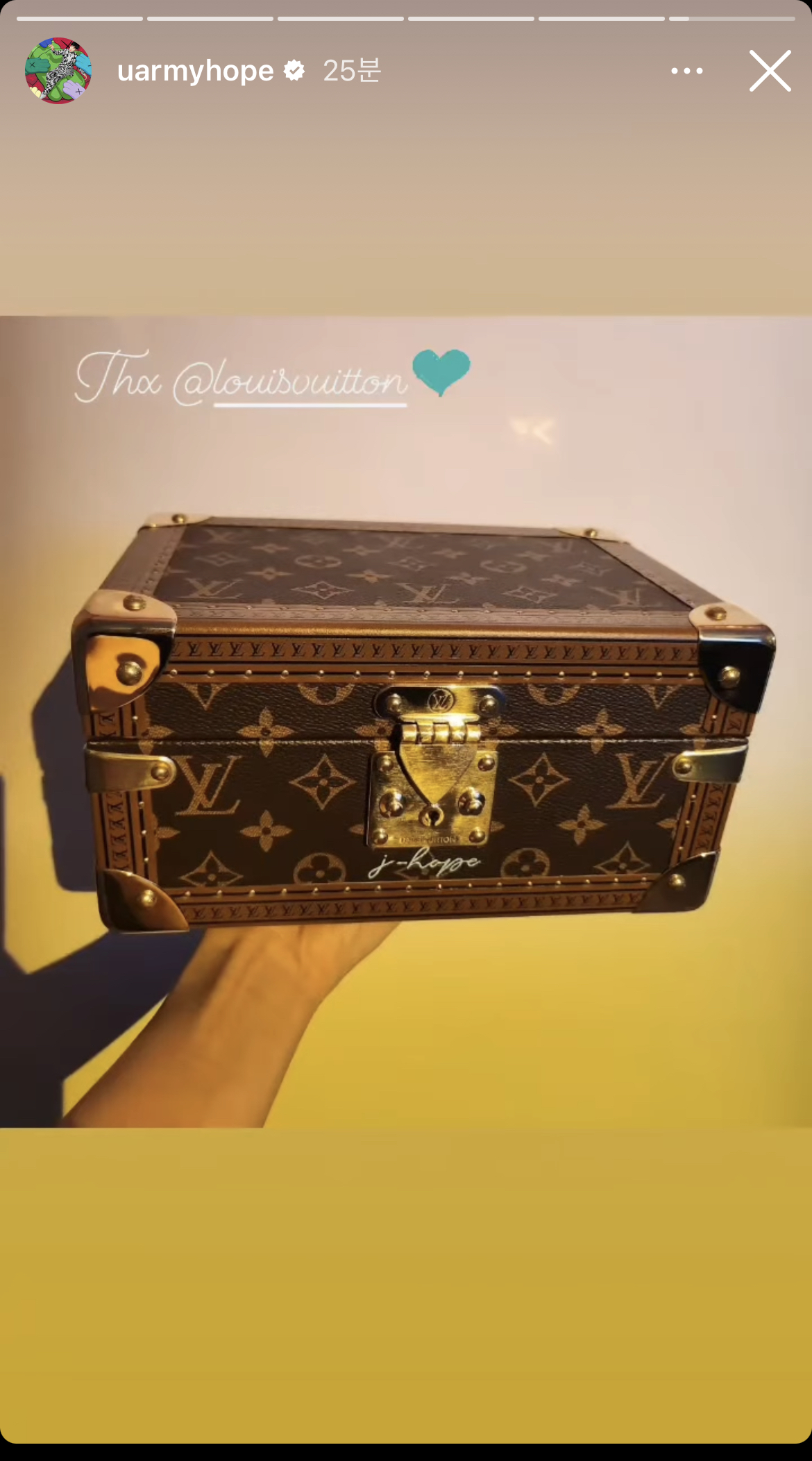 [잡담] 제이홉 루이비통에서 생일이라고 선물 줬나바 | 인스티즈