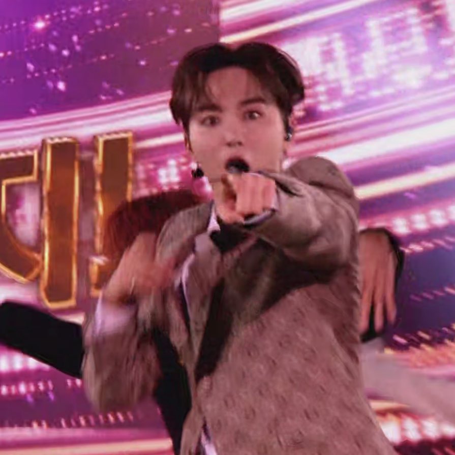 [잡담] 세븐틴 콘서트에서 안뛰면 승관이가 이러고 쫓아옴 | 인스티즈