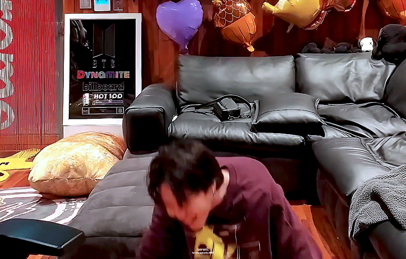 [잡담] 방탄 멤버들 작업실에 빌보드 1위 액자 있는거 진짜 개간지다 | 인스티즈