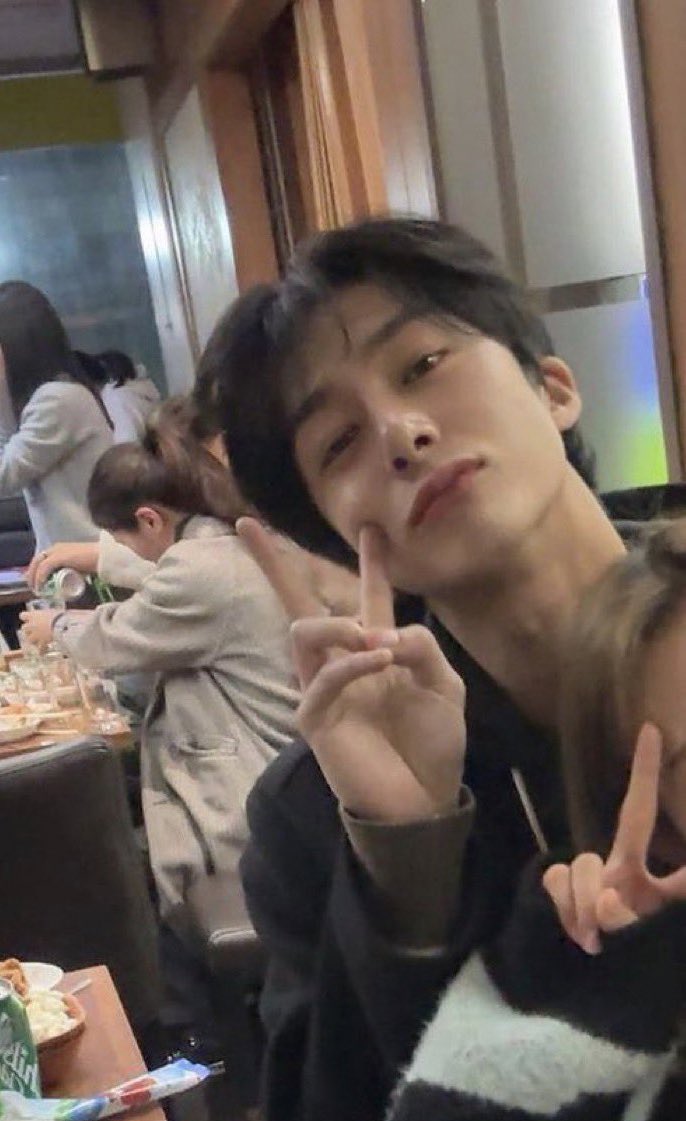 [잡담] 사석에서 보고싶은데 그러면 내가 힘들어질 것 같아 | 인스티즈