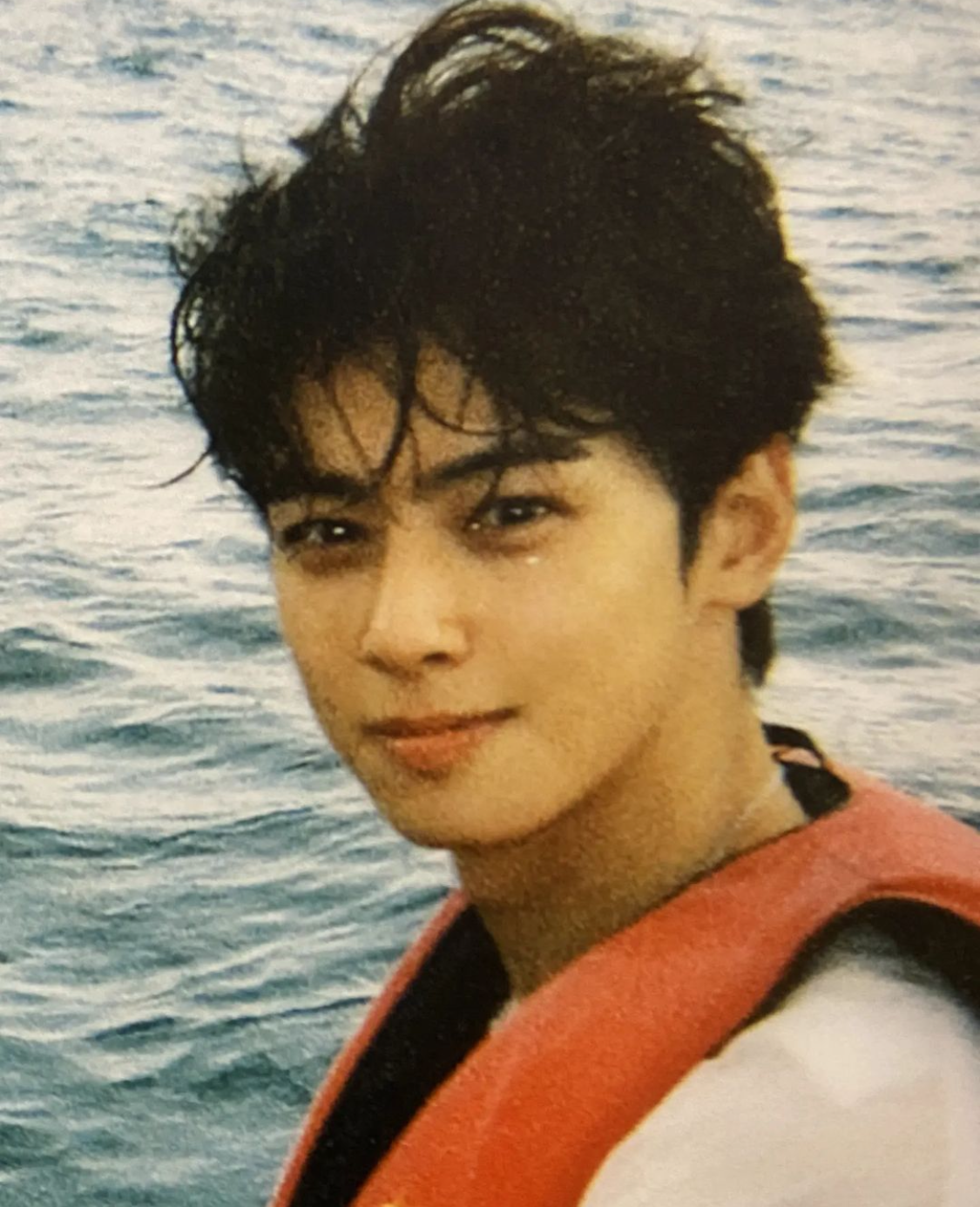 [잡담] 본인 사진전에 등장했다는 차은우 | 인스티즈