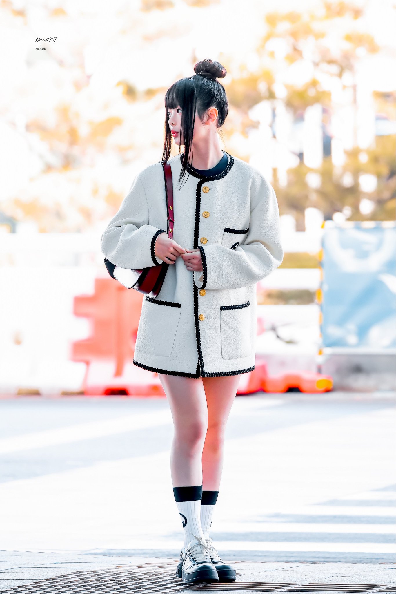 [잡담] 하니 오늘 패션쇼 출국때 입은 옷 남자 옷이래 | 인스티즈