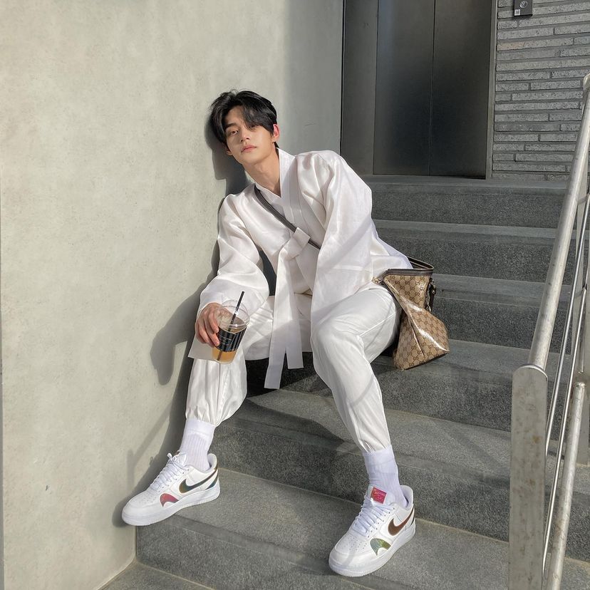 [잡담] 근데 김지웅 사진 잘찍는것같지않아? | 인스티즈