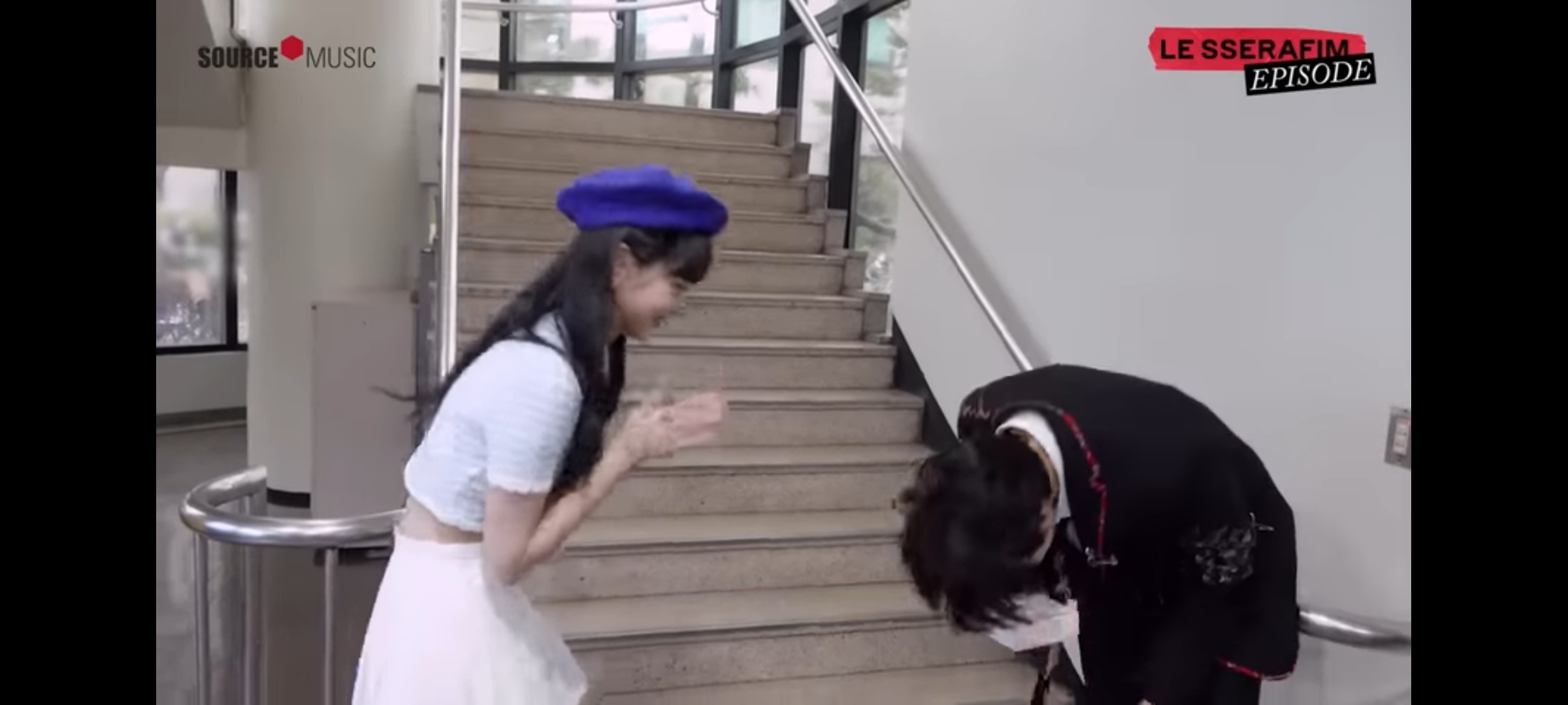 [잡담] 4살차이 /3년차이 후배 아이돌한데 90도인사하는 남돌ㅋㅋ | 인스티즈