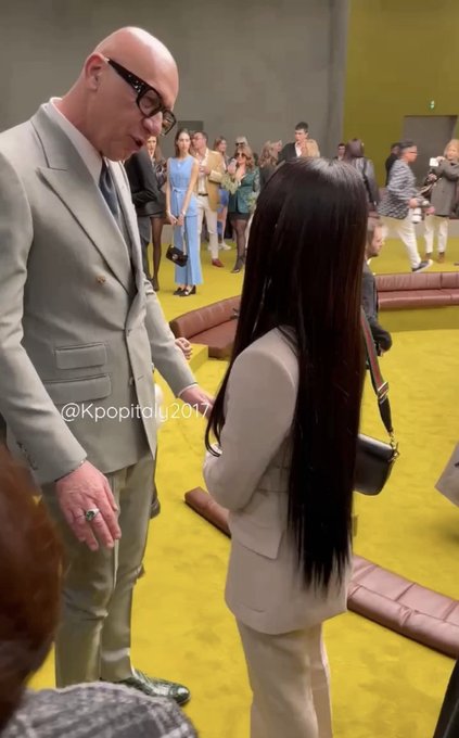 [잡담] 하니 보니까 본사에서도 화보 결과물 다 받아보는거 같더라 | 인스티즈