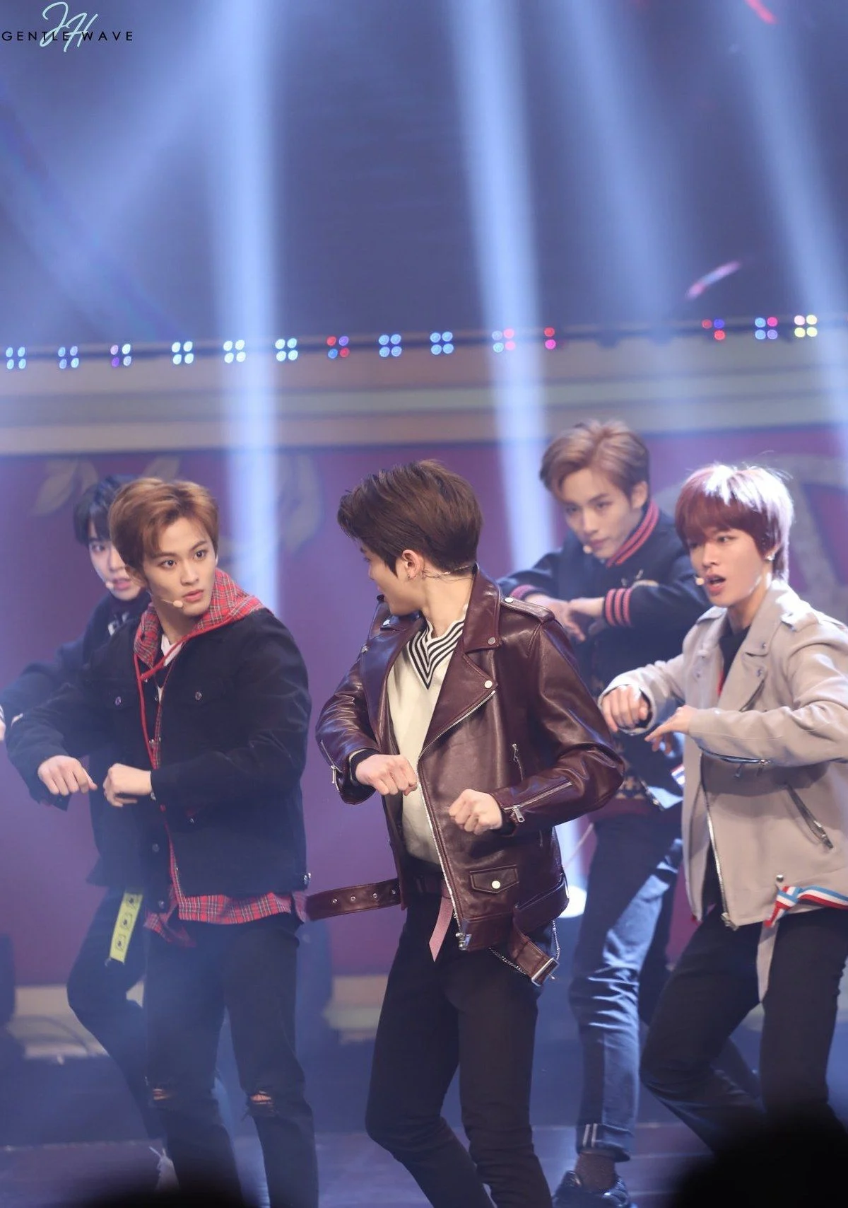 [잡담] 아 미친 5년전 오늘 엔시티 의문의 1.5배 체리밤한 날이래 | 인스티즈