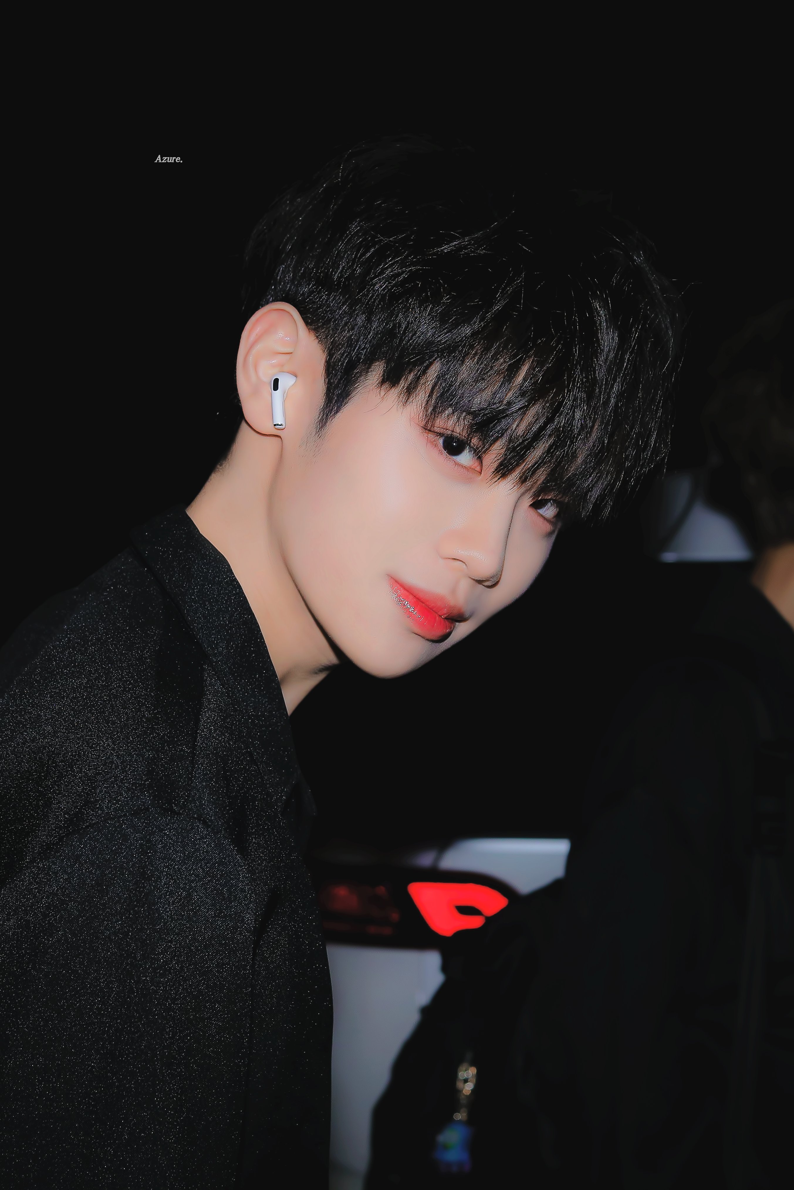 [잡담] 블랙과 화이트가 이렇게다른 (물론다른게당연하긴한데) 김태래 | 인스티즈