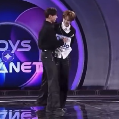 [잡담] 규빈이랑 유진이 같은 팀 되면 진짜 잘 붙어댕길 거 같은데 | 인스티즈