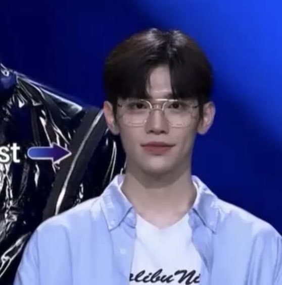 [잡담] 김태래도 엄청 잘생기지 않았어??? | 인스티즈