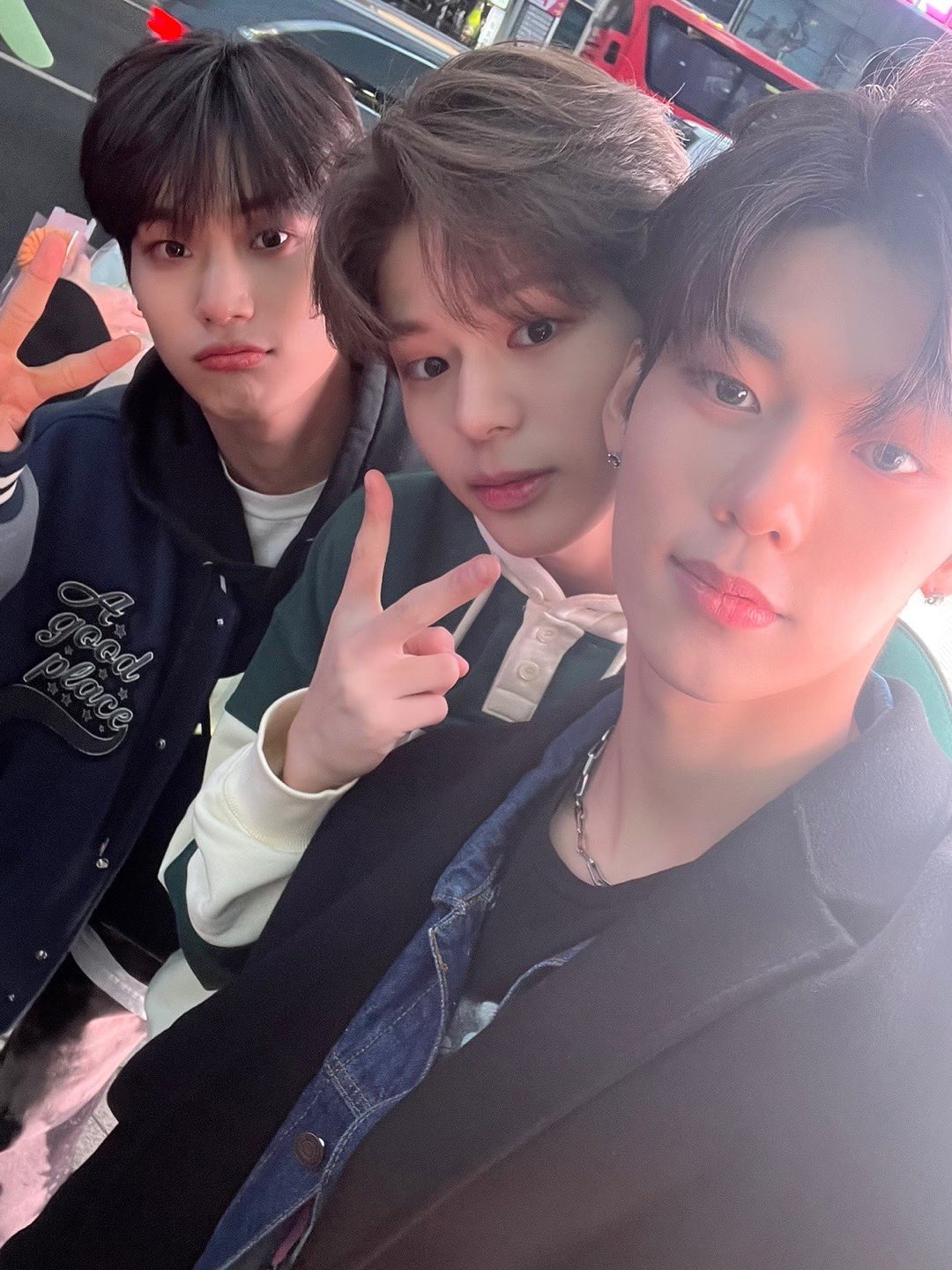 [잡담] 웨이크원즈 이 사진들 무ㅜ야 언제 올라왔너🥹🥹🥹🥹🥹 | 인스티즈