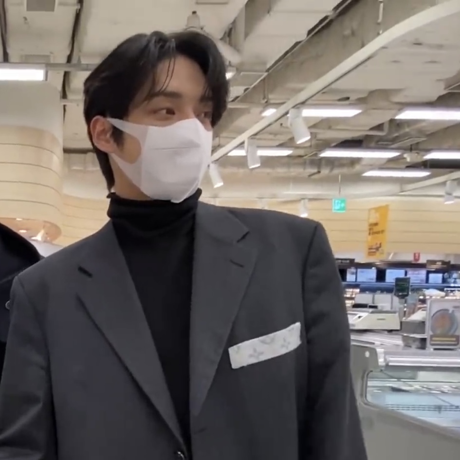 [잡담] 마트에서 장 보는 김지웅.......... | 인스티즈