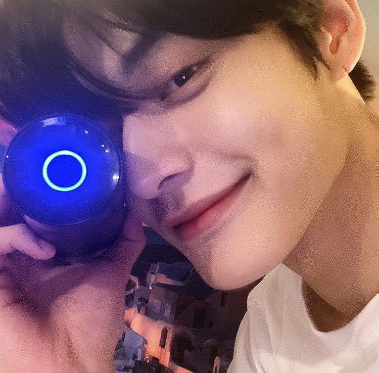 [잡담] 아 김지웅 데뷔하면 포카 ㄹㅇ 반포자이일듯 | 인스티즈