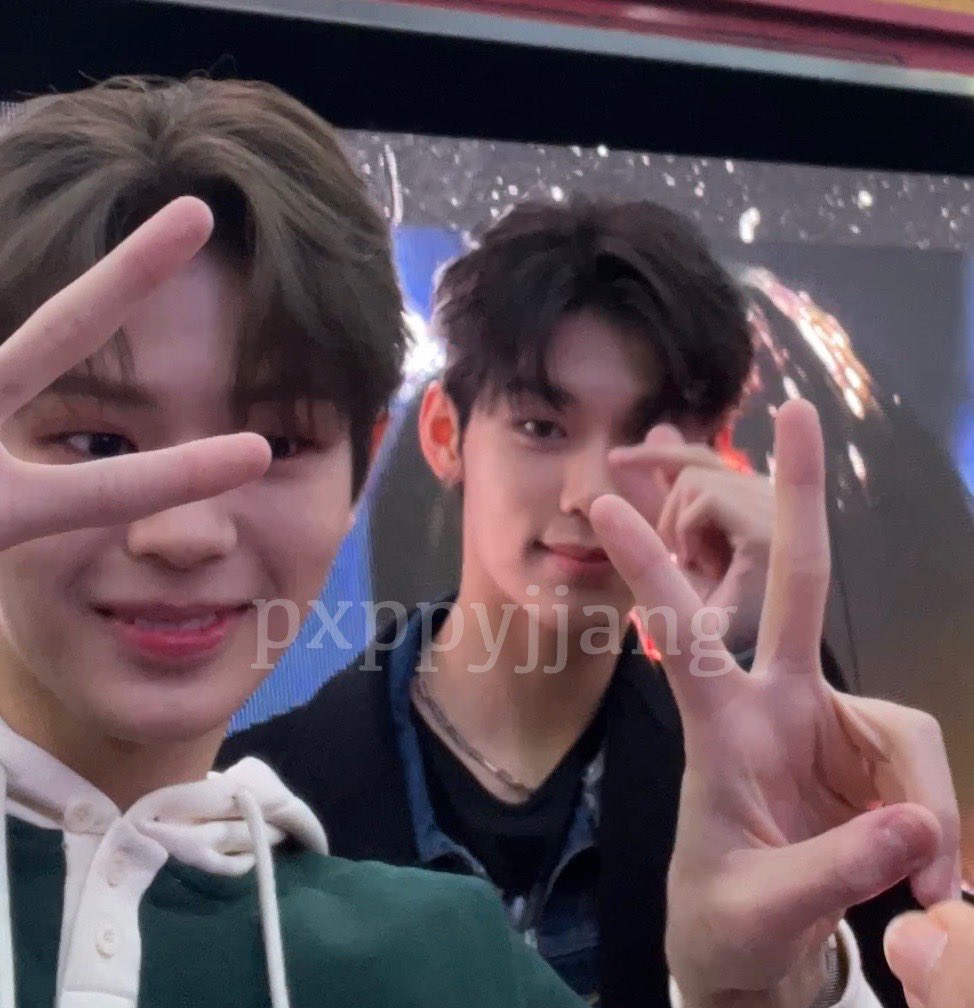 [잡담] 이정현 문정현 뒤에서 "정현아!" 불러보고싶다 | 인스티즈