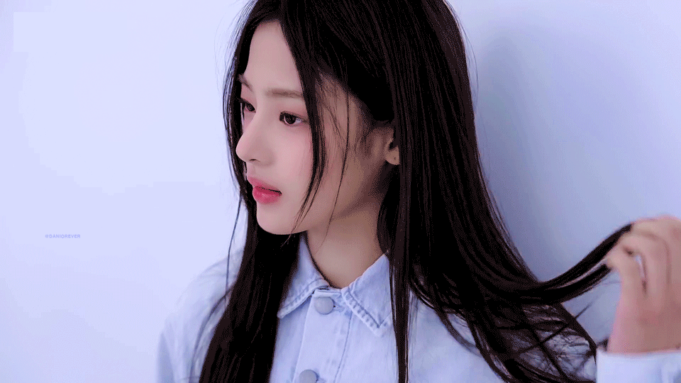 [잡담] 뉴진스 앞머리 있는거랑 없는거 뭐가 취향임??? | 인스티즈