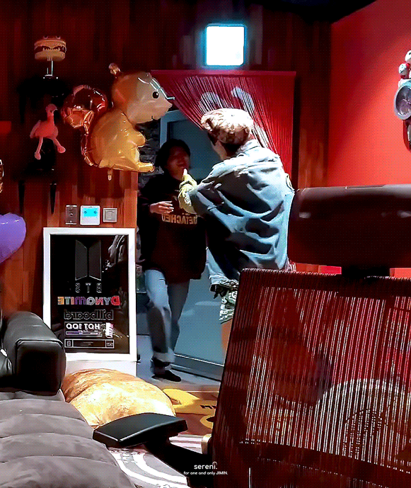 [잡담] 그렇네 방탄 지민 요즘 계속 제이홉이랑 있던 이유... | 인스티즈