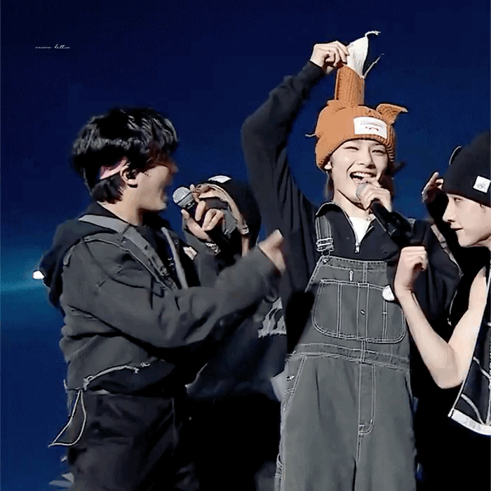 [잡담] 모르는 사람이 지나가다 슬쩍 봐도 ㄹㅇ 아이돌그룹막내상 | 인스티즈