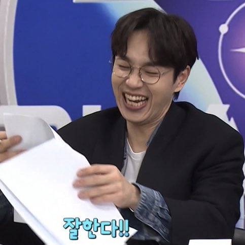 [잡담] 석훈쌤이 성한빈 바라볼때마다 표정 다 똑같은거 ㄱㅇㄱ | 인스티즈