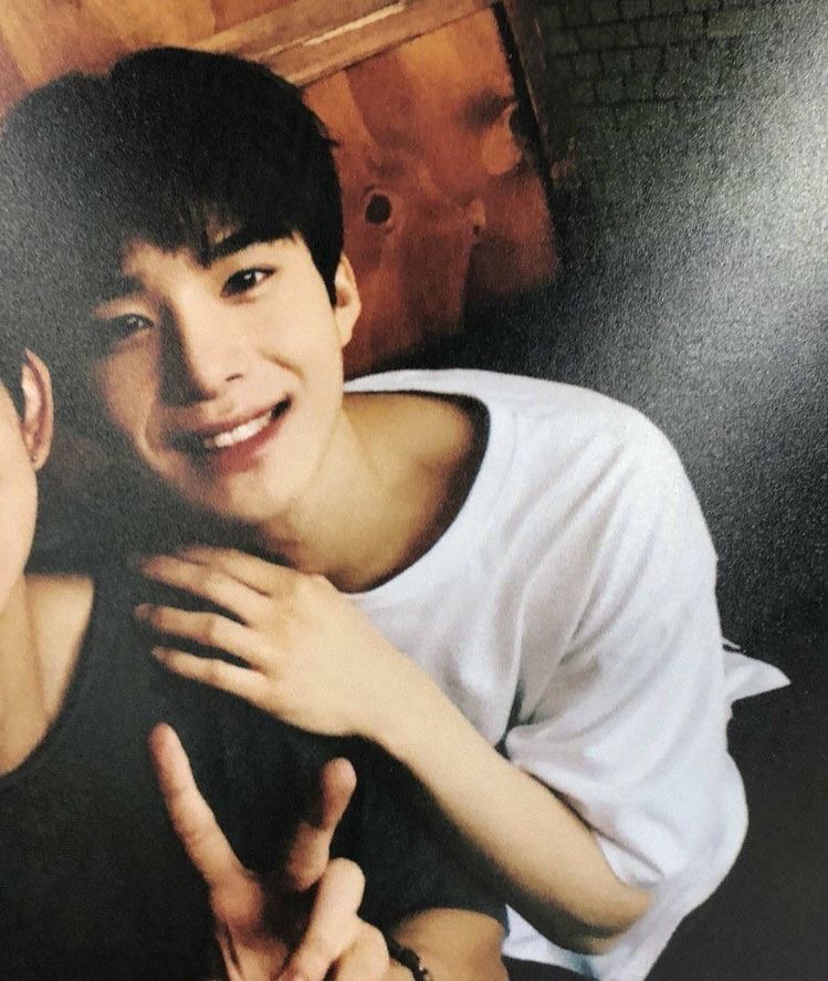 [잡담] 내가 사랑하는 얼굴들인데 지독한 소나무야…? (본진주의) | 인스티즈