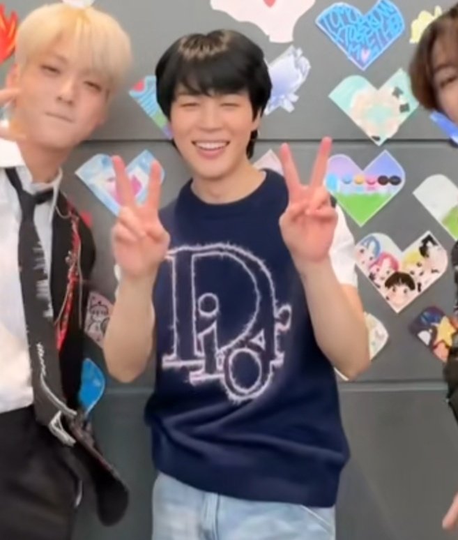 [잡담] 방탄 지민은 ㄹㅇ어느순간 얼굴이 멈춰버린느낌임ㅋㅋㅋ | 인스티즈