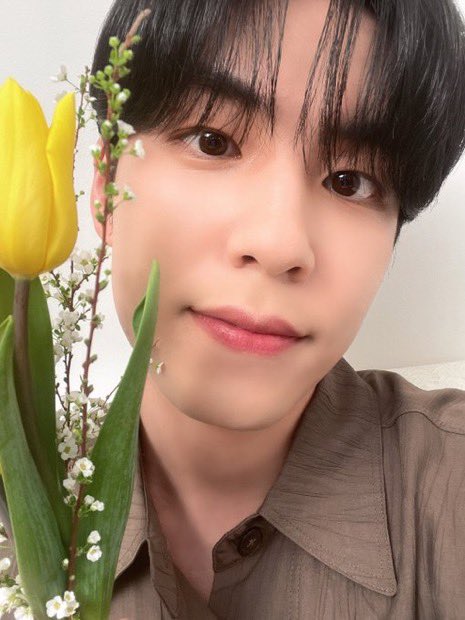 [잡담] 내가 좋아하는 원필 셀카들 봐주실분 | 인스티즈