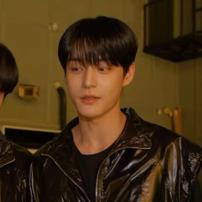 [잡담] 김지웅 비하인드 사진 딱 한 번만 봐주라 진짜 쓰니 소원 | 인스티즈