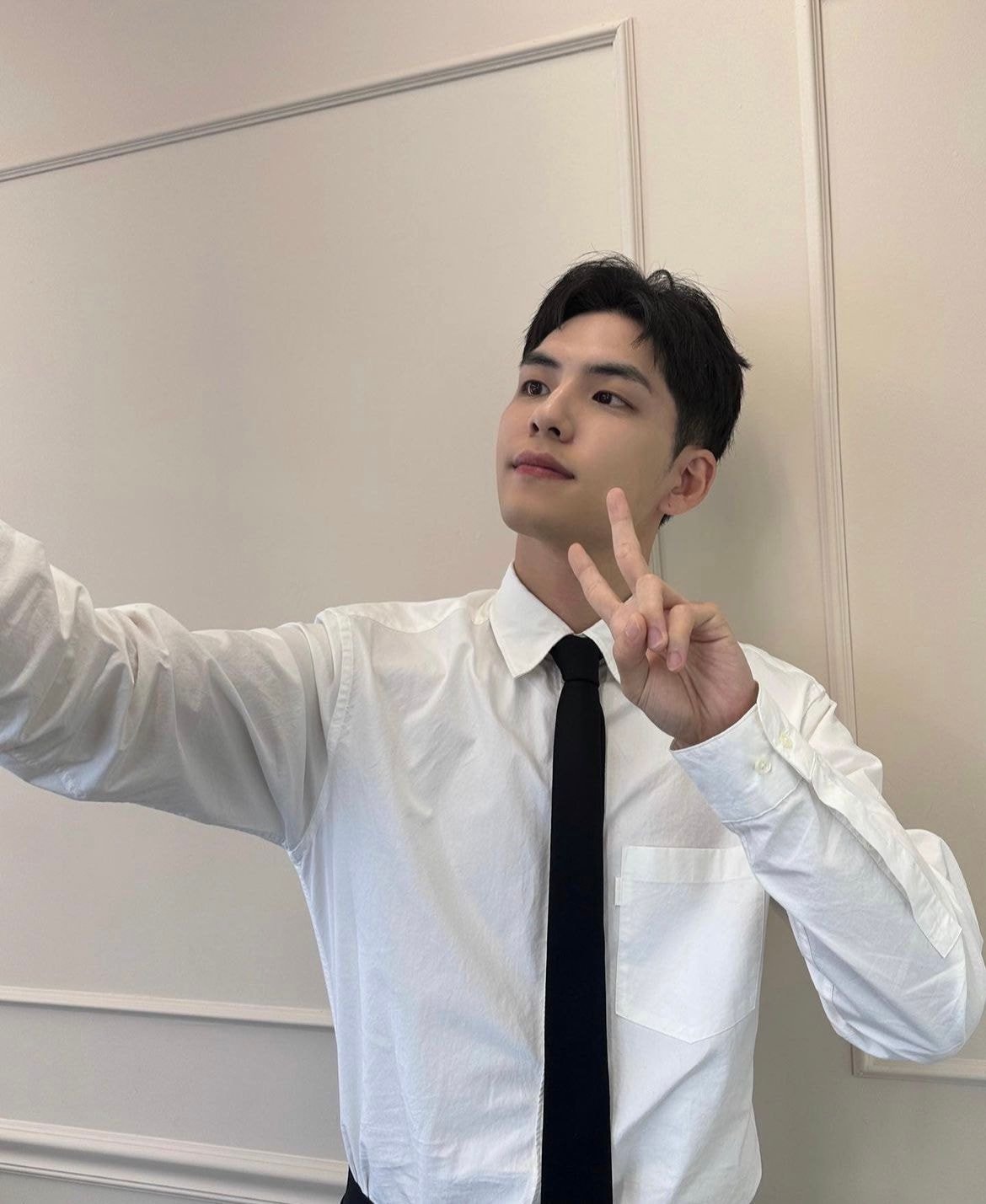 [잡담] 30살 김원필은 이렇게 생겼구나.. | 인스티즈