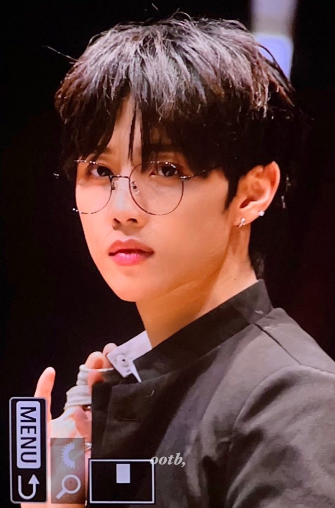 [잡담] 아 김선우 교복에 안경 분위기 | 인스티즈